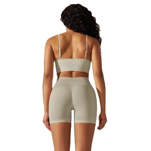 Damen Sport-Set mit rückenfreiem BH und High-Waist-Shorts aus geripptem Stoff für Yoga
