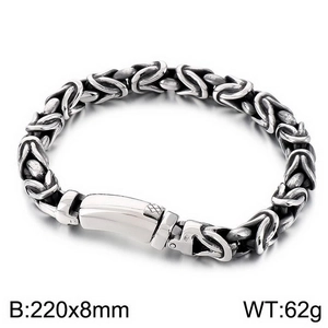 Detail of vintage silver Byzantine weave bracelet with clasp dimensions 220x8mm and 62g weight