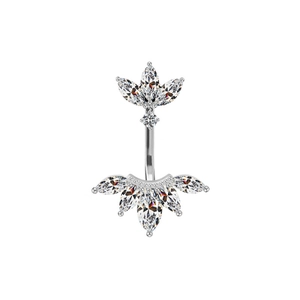 Piercing de nombril en argent avec cristaux de zircone marquise sur fond blanc