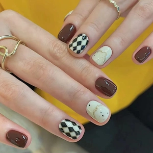 Press On Nails Short Square Argyle Checkered Pattern Polka Dot Gold Line Glossy Fake Nails With Glue Sweet Style Manicure