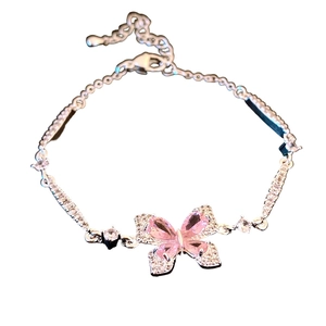 Bracelet papillon argenté élégant avec cristaux de zircon rose et petits diamants brillants