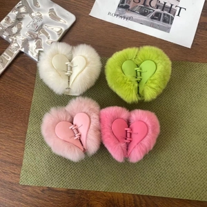 Heart Shaped Plush Hair Claw Clip Faux Rabbit Fur Winter Accessories For Women Girls Sweet Large Hairpins Elegant Hair Claws