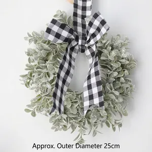 Couronne de Noël nordique de 25cm faite main avec feuilles givrées et nœud à carreaux