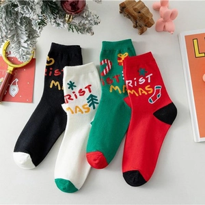 Chaussettes De Noël En Mélange De Coton Doux Motif Jacquard Dessin Animé Cadeau De Fête Pour Femmes Adolescentes