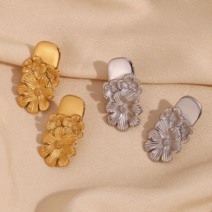 Triple Daisy Flower Stud Earrings 18K Gold Plated 316L Stainless Steel Retro Brushed Vintage Jewelry For Women