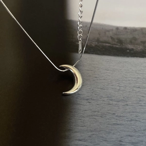 925 Sterling Silver Crescent Moon Pendant Necklace Minimalist Dainty Polished Snake Chain Chic Jewelry Gift For Women