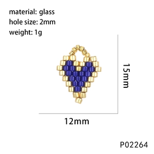 Détail du pendentif coeur en verre bleu et doré avec dimensions et trou de 2mm