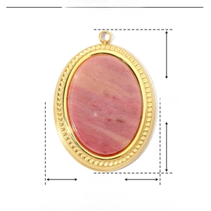 Dessin technique montrant les dimensions 26mm x 18mm du pendentif en pierre rose