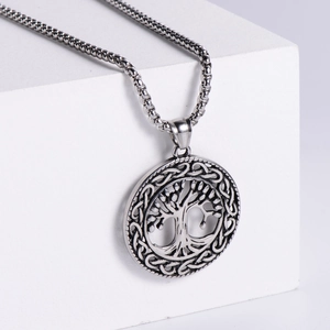 Edelstahl-Anhänger Lebensbaum Halskette mit keltischen Knotenmustern in Silber-Optik
