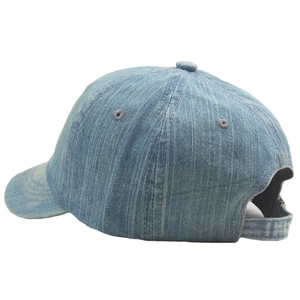 Gewaschene Denim Baseballkappe mit kurzem Schirm und Nadelstreifen in hellem Blau