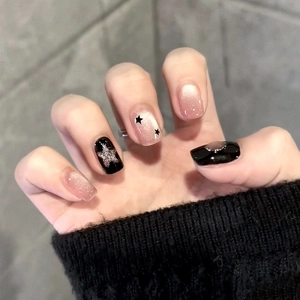 Handgefertigte schwarz-rosa quadratische Press-on-Nägel mit Cat-Eye-Effekt und Sternen