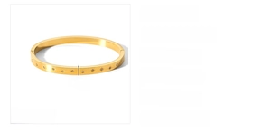 Dettaglio del bracciale in acciaio inossidabile dorato 4mm con zirconi a forma di stella