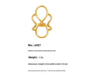 Macro detail of gold-plated figure-8 ring with dimensions 3.15x2.4cm and size info