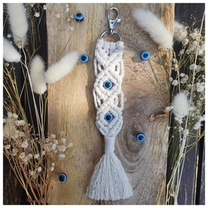 Böhmischer weißer Baumwoll-Schlüsselanhänger mit blauen Evil Eye Perlen und Quasten