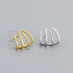 Dettaglio di orecchini S925 placcati oro e argento con dimensioni 12,5mm per 14,5mm