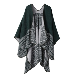 Double-sided shawl with dark green finish and grey paisley pattern details