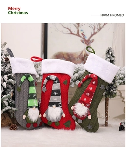 Set di tre calze di Natale in maglia con motivi gnomo 3D e bordo in ecopelliccia