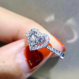 Sparkling silver heart-shaped zircon ring featuring micro-paved crystals for women