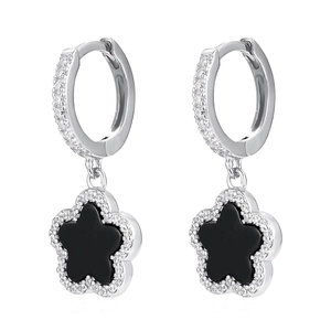 Orecchini a cerchio in argento 925 con fiore di onice nera e micro-pavé di zirconi