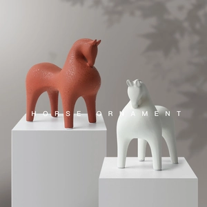 Ensemble d'ornements cheval en céramique nordique minimaliste rouge brique et blanc