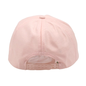Vue arrière d'une casquette rose avec fermeture réglable par languette en plastique