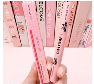 Dual-ended eyelash bond and seal with biotin and vitamin E for long-lasting hold