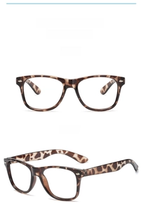 Vues détaillées de montures de lunettes pour enfants en écailles avec rivets argentés