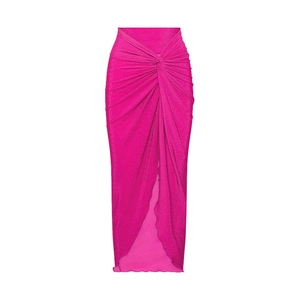 Gonna pareo metallizzata rosa acceso con nodo in vita per outfit da spiaggia trendy