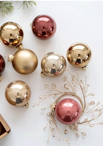 Detail of 6cm Christmas balls in rose gold and champagne with matte and glossy finishes