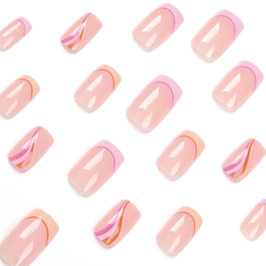 Faux ongles French avec motifs vagues orange et rose sur base brillante et claire