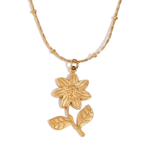Collier en acier inoxydable plaqué or 18 carats avec pendentif lotus et chaîne à billes