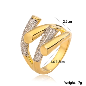 Modern two-tone gold geometric ring with layered zircon crystals, 2.2cm height and 7g weight