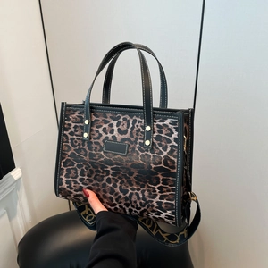 Women Leopard Print Tote Bag PU Leather Large Capacity Shoulder Bag With Wide Patterned Strap Fashion Messenger Bag For Daily