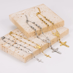 Bracelets chapelet chic en acier plaqué or 18k avec médaille de cœur et pendentif croix