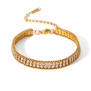 Detail of 18K gold-plated double-layer zircon bracelet with lobster clasp and chain