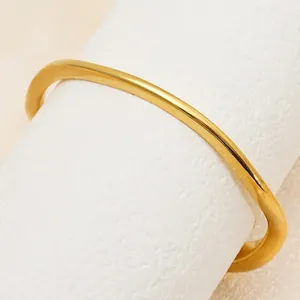 Bracciale rigido irregolare minimalista in acciaio inossidabile lucido placcato oro 18K