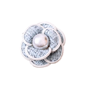 Elegant tweed fabric camellia flower brooch with pearl center for women accessories