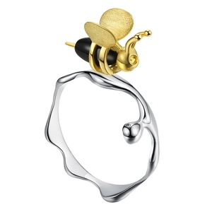 Natural agate bee ring in 925 sterling silver with golden matte finish for women