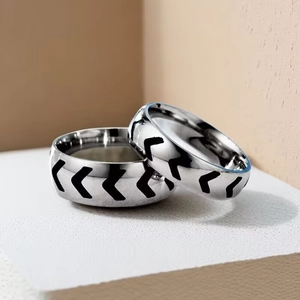 Bagues de Couple Minimalistes en Acier Titane avec Flèche Tendance de la Mode Hommes Femmes Anneaux Bijoux en Acier Inoxydable Cadeau