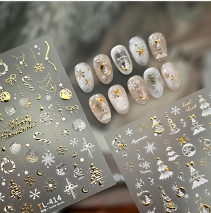 Detail der TL-414 Weihnachts-Nagelsticker mit Goldflocken- und Rentier-Designs