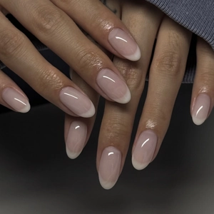 Glossy Nude Pink Gradient French Tip Press On Nails Oval Round Resin Artificial Fake Fingernails For Women