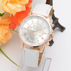 Modische Damen Quarzuhr mit weißem Lederarmband Roségold Gehäuse römische Ziffern