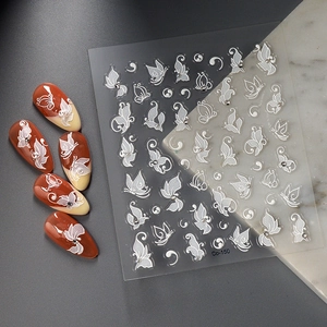 5D Relief Nagelaufkleber weiße Schmetterlinge mit 3D Textur und Strasssteinen Modell Co-150