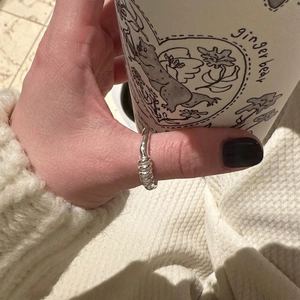 Minimalist 925 sterling silver twisted rope ring for women in an open adjustable style