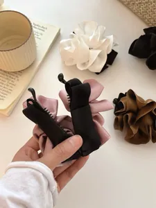 Détails de barrettes à cheveux élégantes avec nœuds en satin plissé multicolores