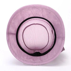 Chapeau de soleil violet à large bord pour femmes mûres en tissu mesh respirant