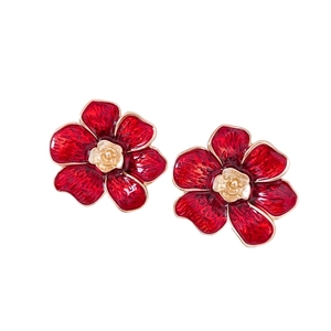 Vintage floral drop earrings in red enamel and gold finish for a minimalist chic style