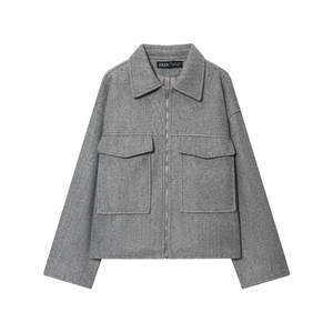 Veste en laine grise avec grandes poches avant et fermeture éclair à plat