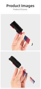 Détail de la brosse à cheveux double face et peigne avec manche rayé tricolore