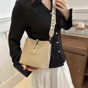 Chic khaki bucket bag with lychee texture PU leather and jacquard wide shoulder strap